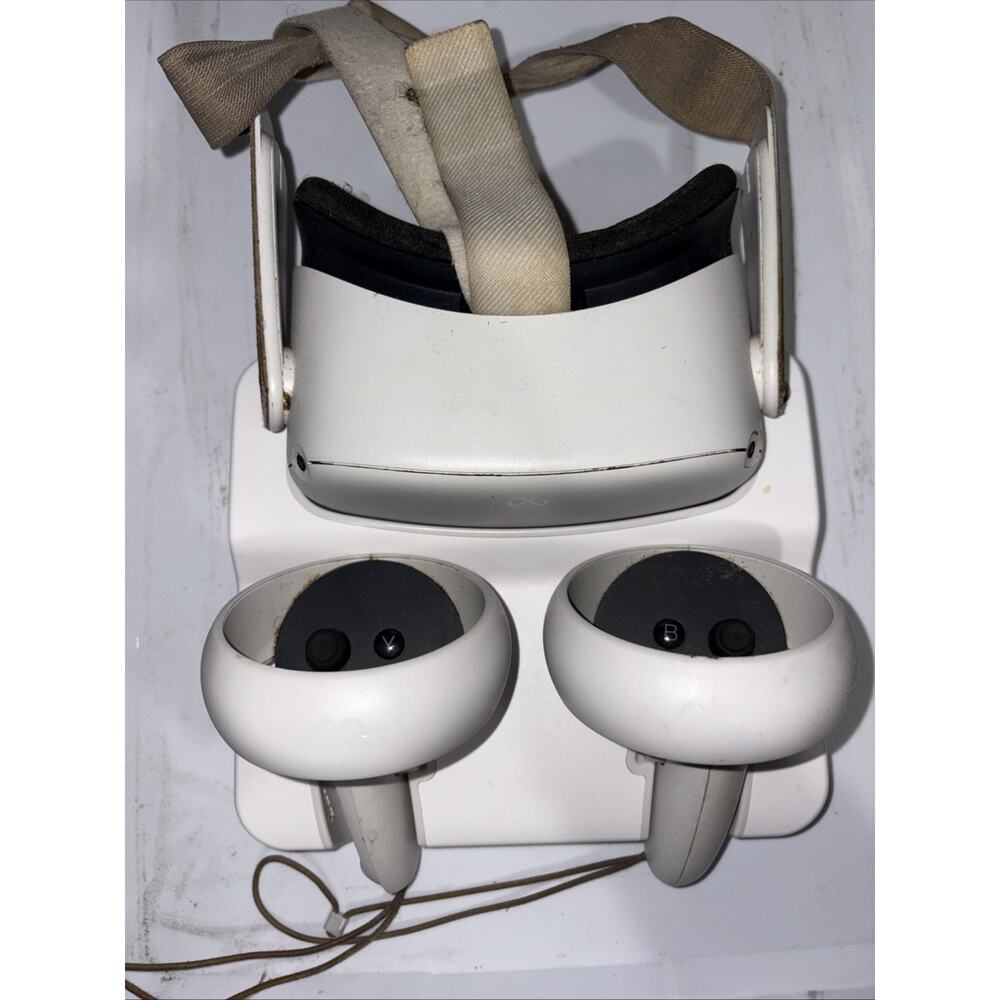 Meta / Oculus Quest 2 256gb with controllers Works